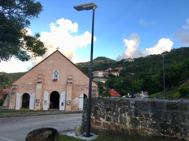 Lampadaire solaire pour conditions climatiques extrêmes